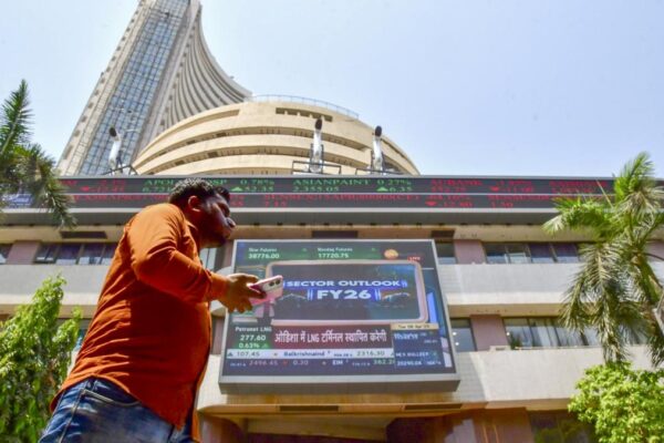 Sensex climbs 260 points on FII buying, hopes of India-U.S. trade deal